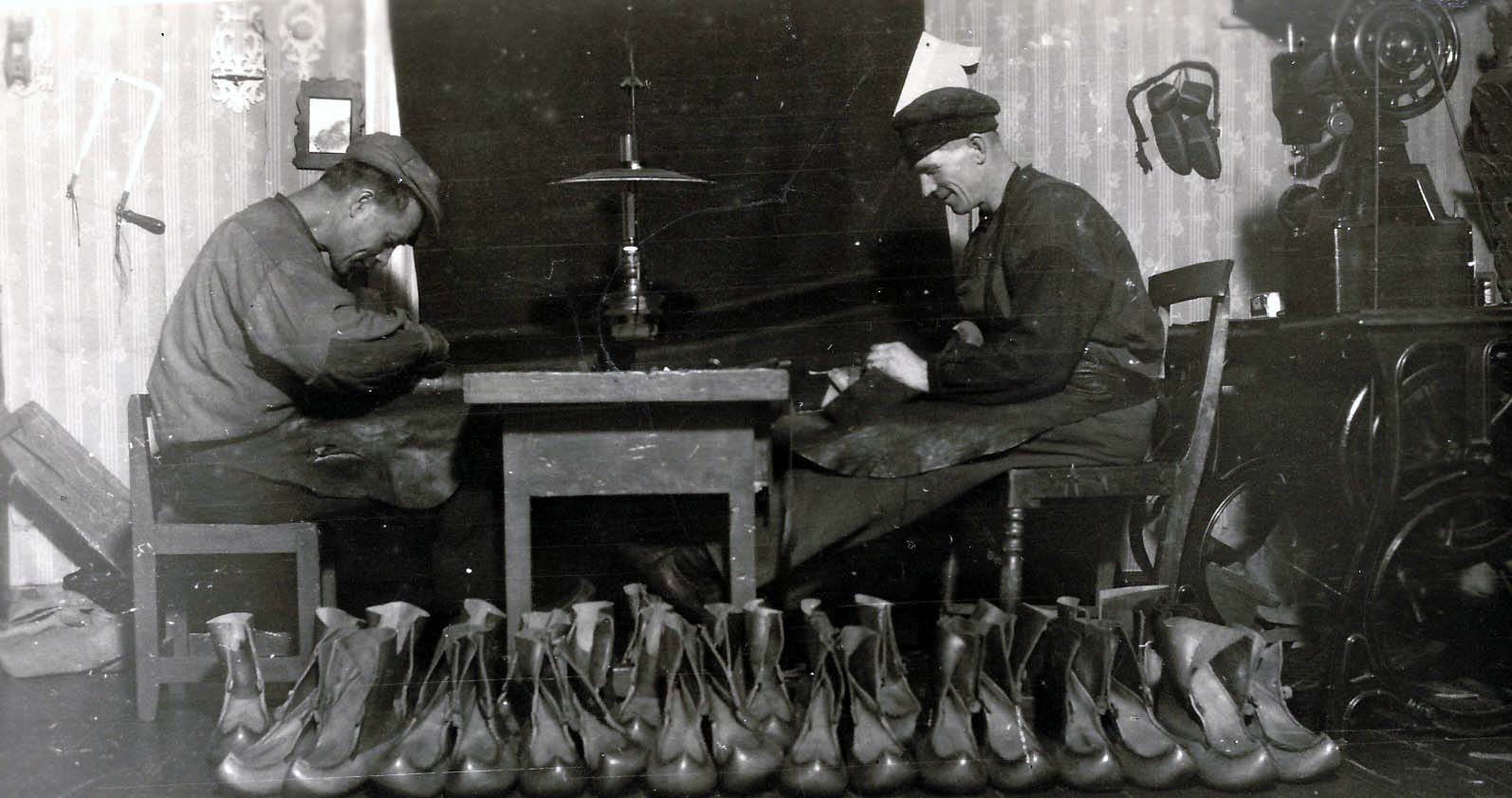 Skomakarna Emil Holmgren och Johan Öberg